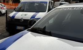 Recanati, giovane armato di coltello bloccato dalla polizia locale: evitata la tragedia