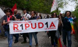 "Questo Comune ripudia la guerra": alla Marcia della memoria la campagna di Emergency