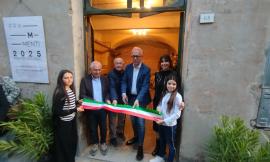Civitanova, al via la mostra "Frammenti": al taglio del nastro anche il sindaco Ciarapica