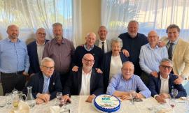 Quarant’anni dal diploma, la 5ª A torna all’Itis “Mattei” di Recanati: “Un’emozione indimenticabile”