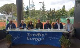 A caccia del nuovo Alcaraz, i migliori tennisti under 16 arrivano a Tolentino: è tempo di Tennis Europe A caccia del nuovo Alcaraz, i migliori tennisti under 16 arrivano a Tolentino: è tempo di Tennis Europe