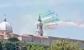 Le Frecce Tricolori omaggiano Loreto e la sua patrona