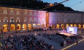 Le band che hanno rivoluzionato la musica: a San Severino arriva lo spettacolo "Let's Pop!" Le band che hanno rivoluzionato la musica: a San Severino arriva lo spettacolo "Let's Pop!"
