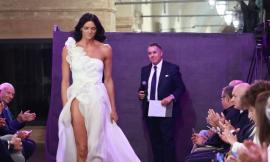San Severino, Gran Galà della Moda sotto i portici: la pioggia non ferma l’entusiasmo in Piazza del Popolo San Severino, Gran Galà della Moda sotto i portici: la pioggia non ferma l’entusiasmo in Piazza del Popolo
