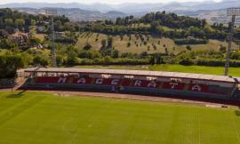 L'Helvia Recina si colora di biancorosso: nuovi seggiolini in tribuna, ora tocca alla gradinata