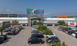 Al centro commerciale Val di Chienti una giornata da cani (felici): torna il "Bau Day"