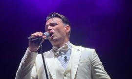 Tolentino, ‘Io canto’: omaggio alla musica italiana con Riccardo Foresi e la That’s Amore Orchestra