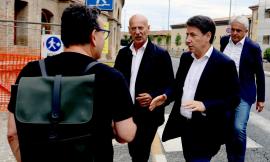 "Macerata è una provincia povera, ma si preferisce il ponte sullo Stretto": Conte attacca Acquaroli e Meloni (VIDEO e FOTO)