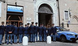 Macerata, nuovi rinforzi in Questura: quattordici agenti pronti a presidiare il territorio Macerata, nuovi rinforzi in Questura: quattordici agenti pronti a presidiare il territorio