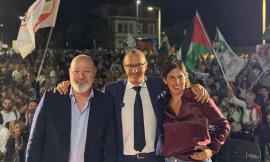 Regionali, folla in piazza a Pesaro per Ricci, Schlein e Bonaccini