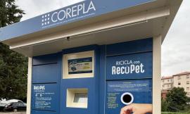 Mangiaplastica: a San Severino in funzione il nuovo ecocompattatore per bottiglie in Pet