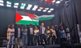 Matteo Ricci sventola la bandiera della Palestina con Todde e Proietti: "Sarò il presidente di tutti"