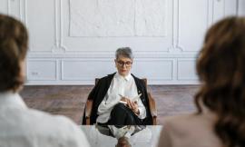 Assegno di mantenimento all’ex coniuge: quando spetta e quale funzione ha