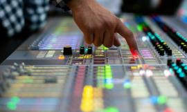 Da "Lascia o raddoppia?" allo schermo immersivo: come i quiz show sono diventati sempre più tecnologici (e più colti)