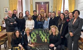 Potenza Picena, l’incanto del centro storico si rinnova: torna il fascino bohémien di “Salotto DiVino” Potenza Picena, l’incanto del centro storico si rinnova: torna il fascino bohémien di “Salotto DiVino”