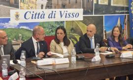 Visso, firmato il protocollo d'intesa per la nuova caserma dei Vigili del Fuoco e la sede della Croce Rossa