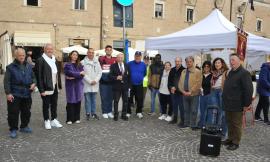 Macerata, nuovi spunti al gazebo del giovedì del'Anps