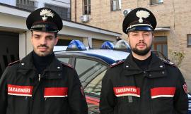 Macerata, 26enne salvata sui binari dai carabinieri: "Abbiamo cercato di rassicurarla, momenti interminabili"