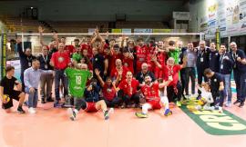 Pallavolo Macerata resiste al muro di Ravenna e vola al tie-break: 3-2
