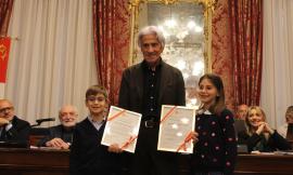 Macerata, due piccoli fratelli dal cuore d'oro (e verde): "Grazie a loro città più pulita, ecco l'encomio"