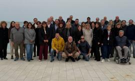 Castelraimondo, sessantenni di ieri e di oggi: l’annata 1965 si ritrova tra sorrisi e ricordi