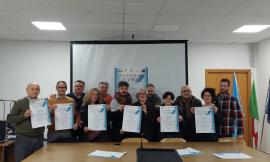 A Sant’Angelo in Pontano  torna il teatro: al via la rassegna dialettale con “Roba da matti”