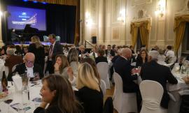 Sferisterio, cena di auguri a Macerata: mecenati e sponsor celebrano il successo del Mof (VIDEO)