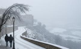 Allerta gialla per neve e vento nel Maceratese: fino a 30 cm nelle zone alto-collinari