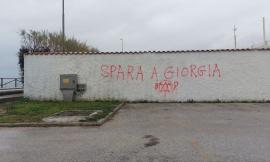 "Spara a Giorgia" e il simbolo "Br" (ma con la stella sbagliata): atto di vandalismo a Porto Recanati