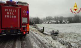 Maltempo nelle Marche: oltre 100 interventi dei Vigili del Fuoco, a Macerata 28 soccorsi per neve e alberi caduti