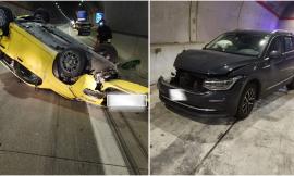 Muccia, incidente in galleria sulla SS 77: auto si ribalta, conducente trasportato a Torrette