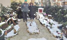 A Mogliano il presepe solidale di via Rossini unisce arte e beneficenza fino al 25 gennaio