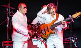 Elio e le Storie Tese arrivano a Porto Recanati: musica "à la carte" all’Arena Gigli