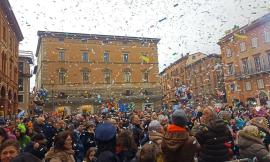 Sfilata di Carnevale a Tolentino: tra coriandoli, musica e premi per i gruppi
