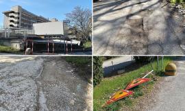 Macerata - Tra buche e segnaletica ko: l'accesso dei dipendenti all'ospedale è una "trappola" (FOTO)