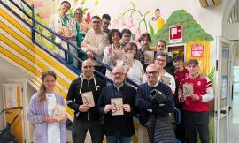 "Un sorriso in corsia", il progetto taglia il traguardo: il ricavato del libro in dono alla Pediatria di Macerata