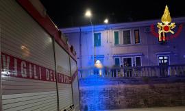 Macerata, solaio di un'abitazione pericolante: evacuata famiglia