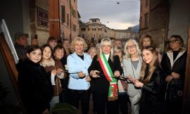 San Severino, "Mostra delle pittrici": l'arte celebra le donne tra talento e solidarietà per l'Hospice