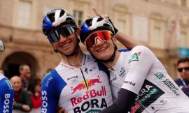 Tirreno Adriatico, Del Toro vince a Camerino ma Pellizzari emoziona in casa e resta secondo