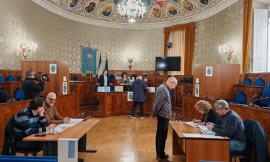 Elezioni provinciali, affluenza al 45% alle 12: sfida aperta tra Gentilucci e Paoloni
