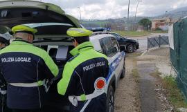 San Severino, insulta e minaccia gli agenti della polizia locale dopo la multa: 62enne condannato