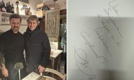 Alberto Angela fa tappa anche a Recanati, cena alla Bottega del Villaggio: “Persona gentilissima”