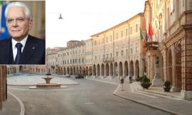 Mattarella arriva a San Severino: "La cittadinanza esponga il tricolore alle finestre"
