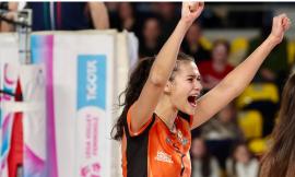 Dall'arancionero all'azzurro: Asia Bonelli è nelle 30 giocatrici selezionate da Velasco per la Vnl