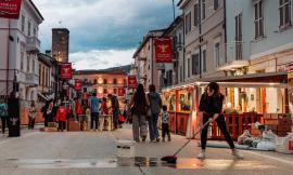 Castelraimondo, una notte di lavoro per la 34ª Infiorata del Corpus Domini