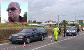 Tragedia a Recanati: scontro tra auto e moto sulla SP77, muore un 62enne (FOTO)