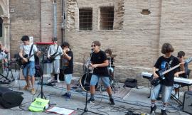 Macerata, i No Another Name fanno scatenare il centro con il rock