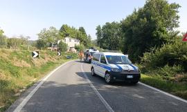 Macerata, scontro tra auto e scooter sulla Provinciale: un ferito trasportato all'ospedale
