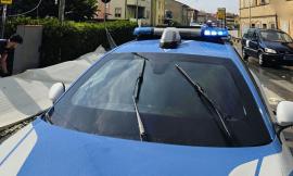 Civitanova, rissa sulla spiaggia libera: volano pugni tra due uomini. Uno fugge l'altro resta ferito