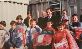 Quando Franco Baresi entrò nei container di Serravalle per regalare un sorriso ai bambini dopo il sisma